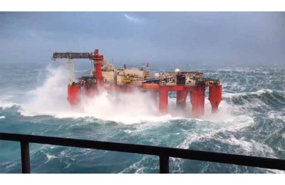 Una piattaforma petrolifera