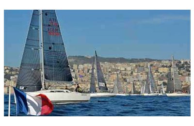 Un momento di una regata per la Coppa Arturo Pacifico