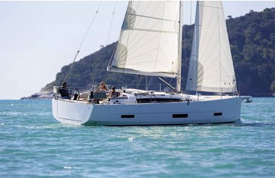 Dufour 390 GL in navigazione