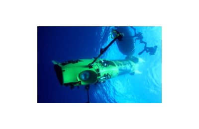 James Cameron nella fossa delle Marianne sul batiscafo Deepsea Challenger