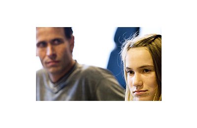 Laura Dekker in aula il padre