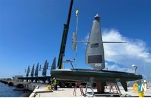 catamarano rovesciato pacifico marinai salvati scafo zattera sgonfia