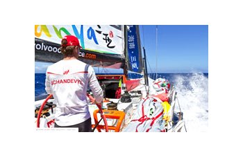 Team Sanya rompe una sartia e corre al riparo
