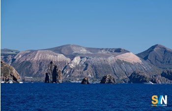 Noleggiare una barca alle Eolie è sicuro? Cosa sapere prima di partire