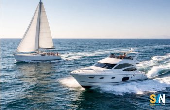 Barca a vela o barca a motore: differenze, scelte e filosofia di navigazione