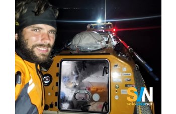 Lorenzo Barone ha superato metà dell’Atlantico a remi in solitaria