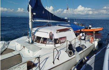 Catamarano impazzito naviga da solo: comandante ubriaco e addormentato ai comandi