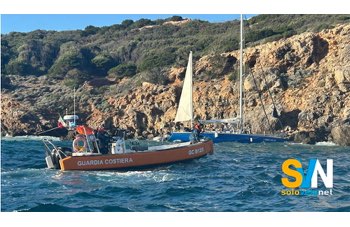 Incidente al Giglio ketch va a scogli, a bordo skipper e cucciolo di Labrador