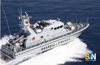 Yacht di lusso sequestrato a Otranto: tre lavoratori in nero a bordo