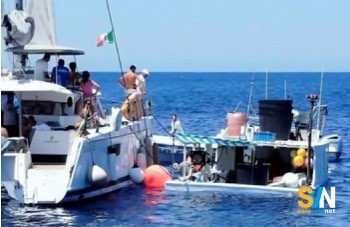 Filicudi, catamarano si scontra con un peschereccio
