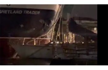 Isola di Wight, nave cargo urta diversi yacht sul fiume Medina