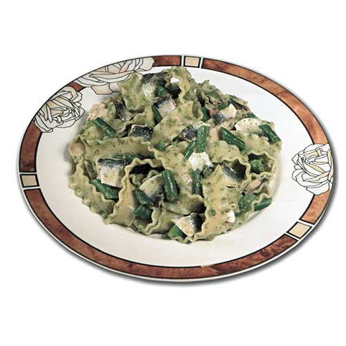Lasagnette ricce con pesto e alici