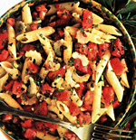Penne con dadolata piccante di pomodoro
