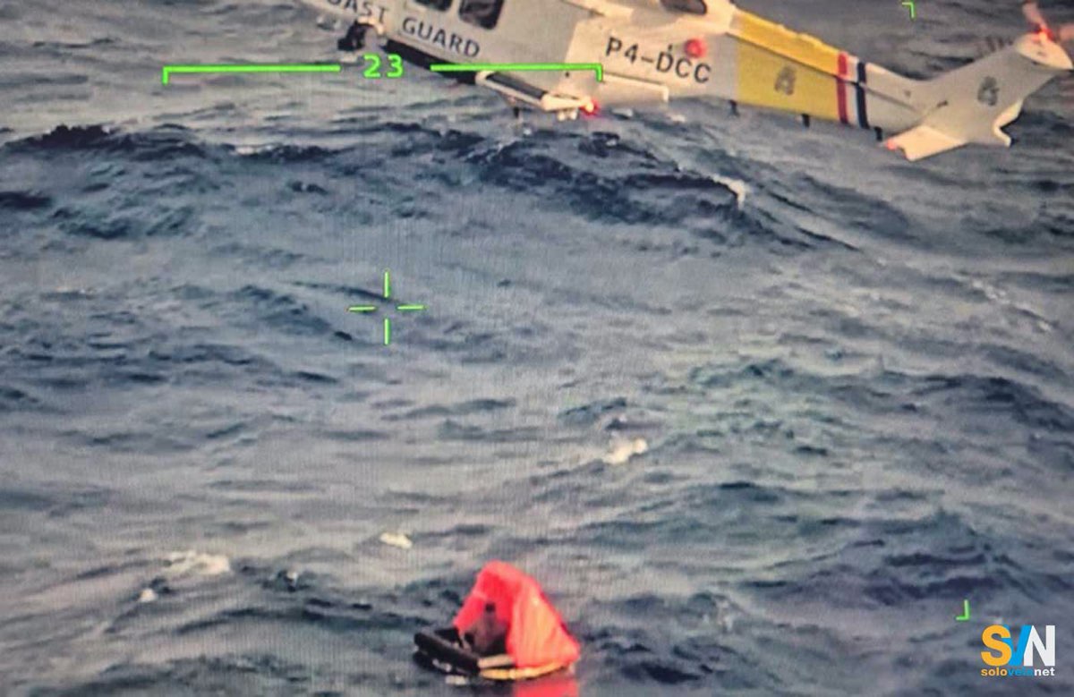 L'arrivo dell'elicottero SAR in soccorso dei naugfraghi