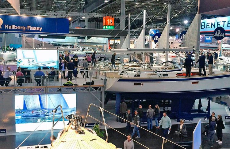 Il Boot, il più importante salone nautico della Germania e il primo in Europa sopratutto per le barche a motore, molto indietro, invece, per le barche a vela che sono poche