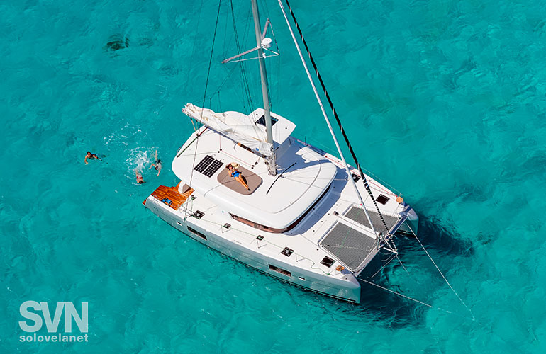 Lagoon 42