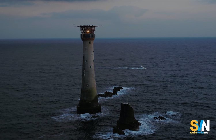 Uno dei classici fari avvolti nel mistero, il faro di Eddystone al centro di una storia travagliata fatta di mosrti e crolli
