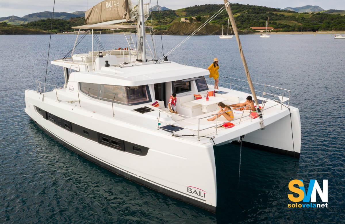 Bali 4.8, catamarano dai grandi spazi vivibili sia interni che esterni