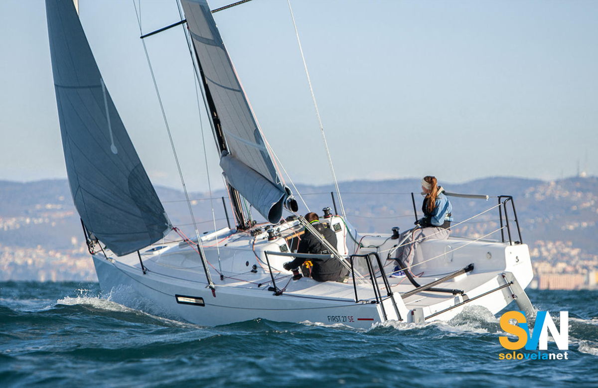 First 27 SE, una barca fatta per correre e divertire