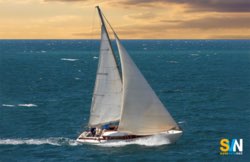 Navigare con 15-20 nodi di vento reale: come gestire la barca senza stress