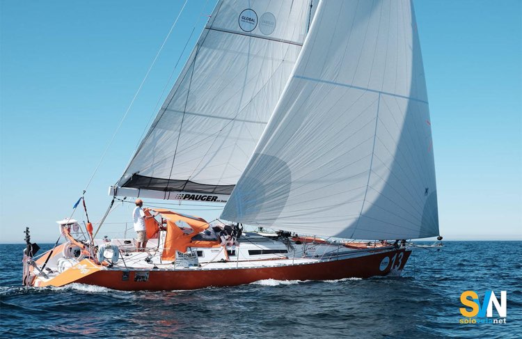 Global Solo Challenge – Uno dei partecipanti in navigazione in solitario su rotta oceanica, con barca di classe intermedia ammessa alla circumnavigazione