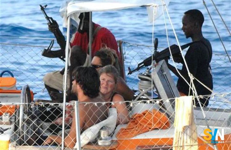 Nel 2009 lo yacht francese Tanit fu attaccato dai pirati che presero cinque ostaggi. Lo Yacht fu preso d’assalto dalle forze speciali francesi che liberarono gli ostaggi, ma uno di questi fu ucciso nel conflitto a fuoco
