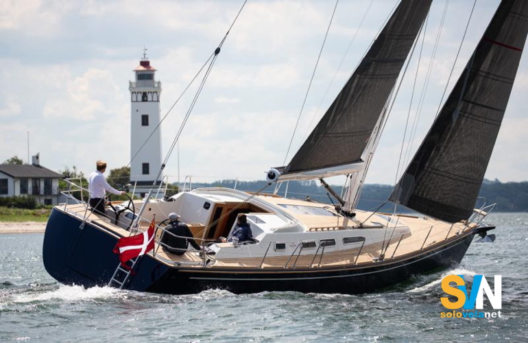 Faurby 460, cantiere artigianale con una lavorazione del legno ammirevole