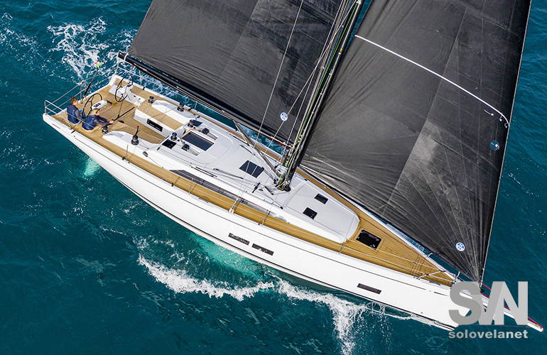 Grand Soleil 44, modello lanciato nel 2020 disegnato da Matteo Polli in stretta collaborazione con Nauta Design