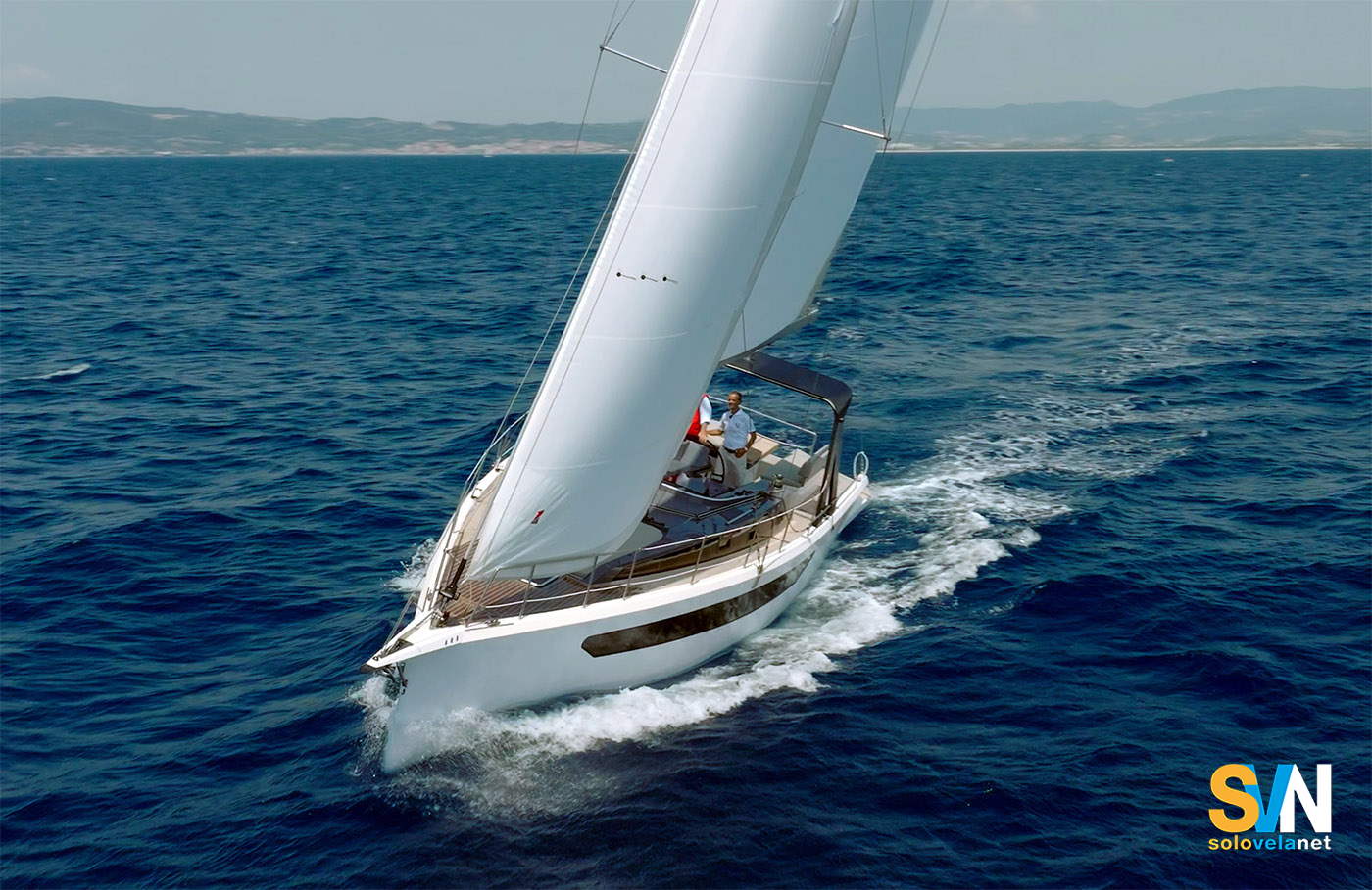 Velja 43 EVO: l’evoluzione della barca mediterranea che punta su comfort e vita all’aperto