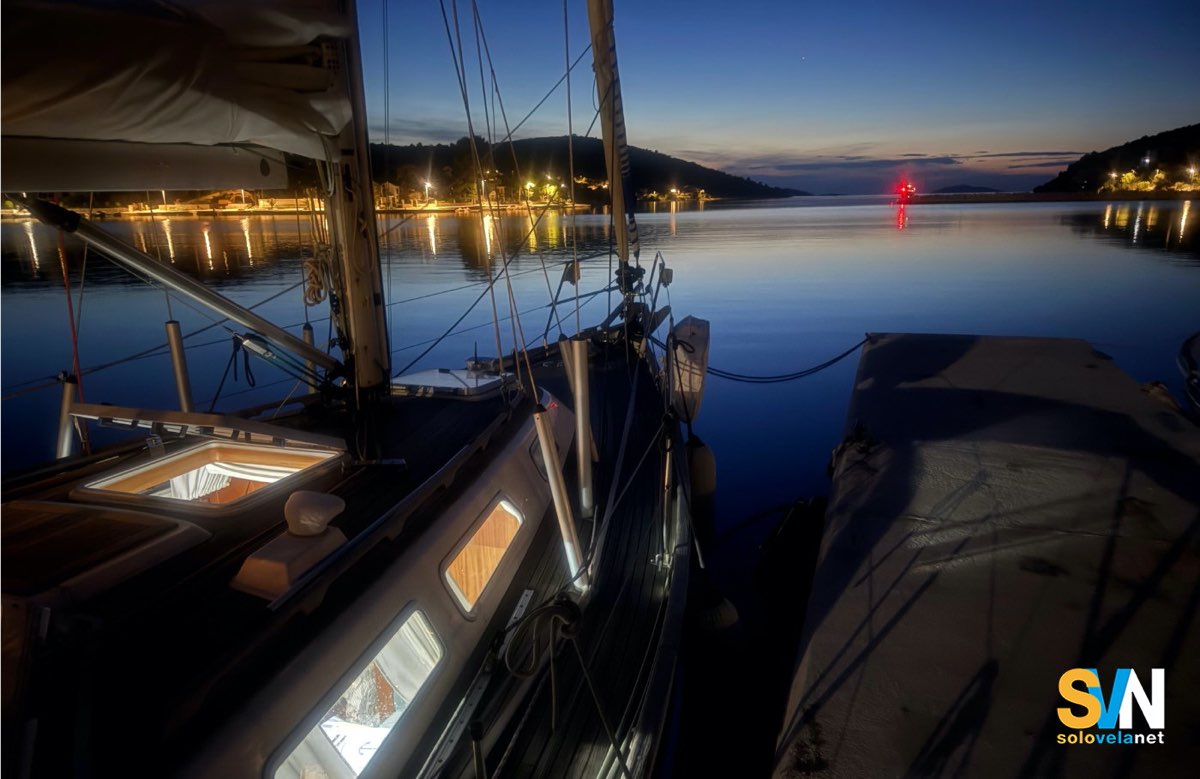 Alle cinque del pomeriggio era già notte e la barca doveva essere ormeggiata