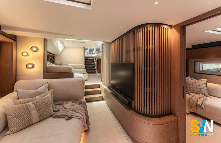 Uno scorcio del passaggio prua poppa del Kalantis