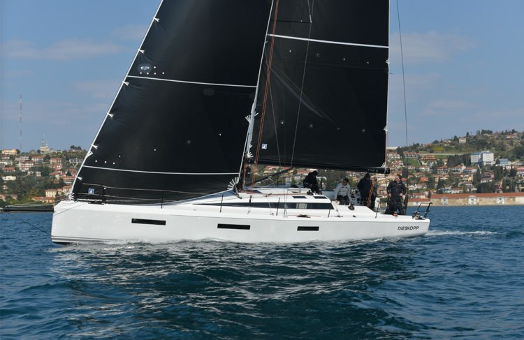 Oceantec 43, il performance sloveno diseganto da Judel/Vrolijk per l aproduzione in serie