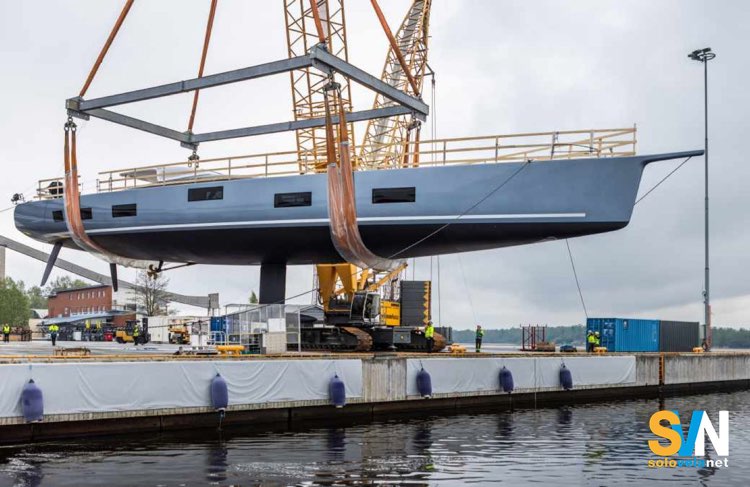 Il Baltic 121 con la sua chiglia rettrattile che raggiunge un pescaggio massimo di 6,4 metri