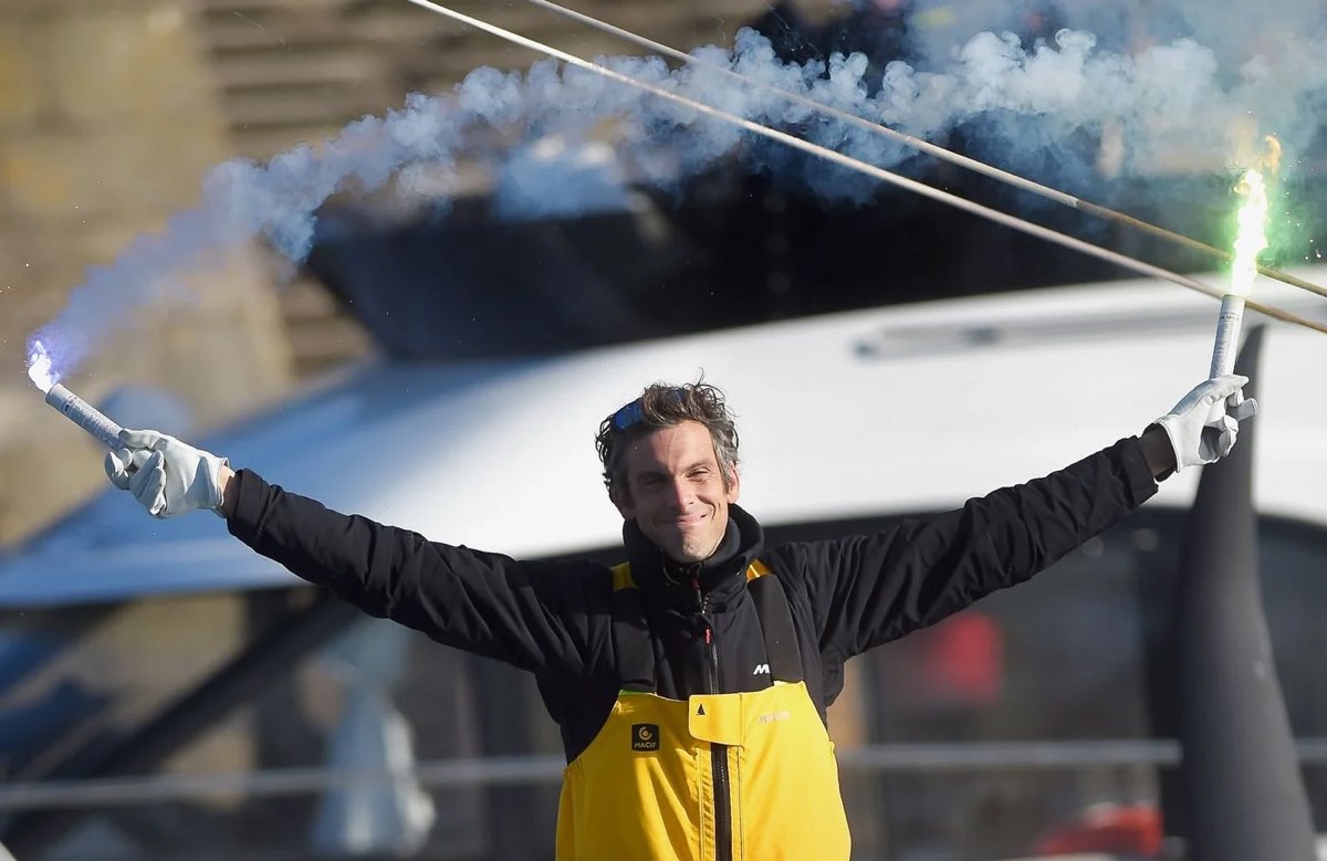 Charlie Dalin muore l'11 giugno del 2026 stroncato da un tumore grastrointestinale. Dalin ha vinto il Vendèe Globe 2024-2025, l'Everest dei mari