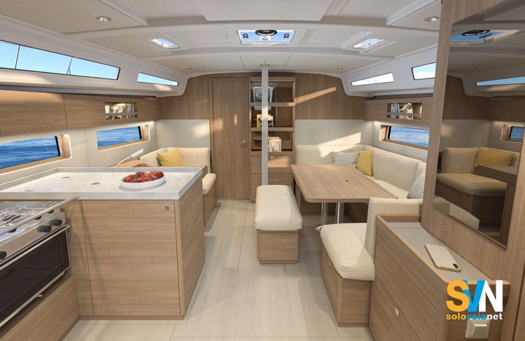 La grande dinette dell'Oceanis 42