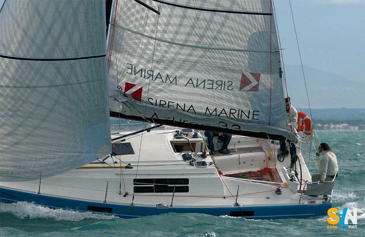 Oyster 825 Viva La Vida si capovolge alla Hamilton Island Race Week