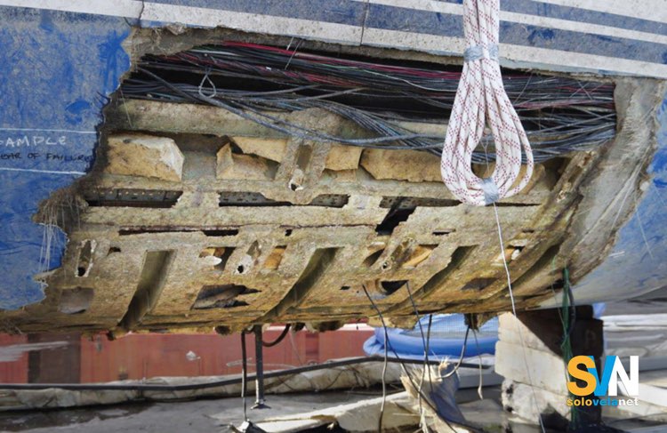 L’Oyster 85 Polina Star III mentre navigava nel 2015, ebbe un distaccamento strutturale di parte dello scafo e dell'intera chiglia. La barca affondò in pochi minuti. Nella fotografia la parte dello scafo (stesso problema sull’altro lato) che venne via insieme alla chiglia.