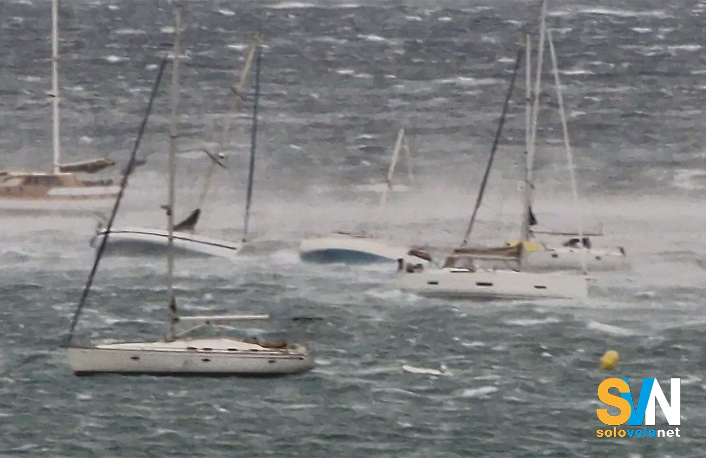 Burrasca in Corsica 2022: il racconto di un armatore a bordo di un Dufour 430