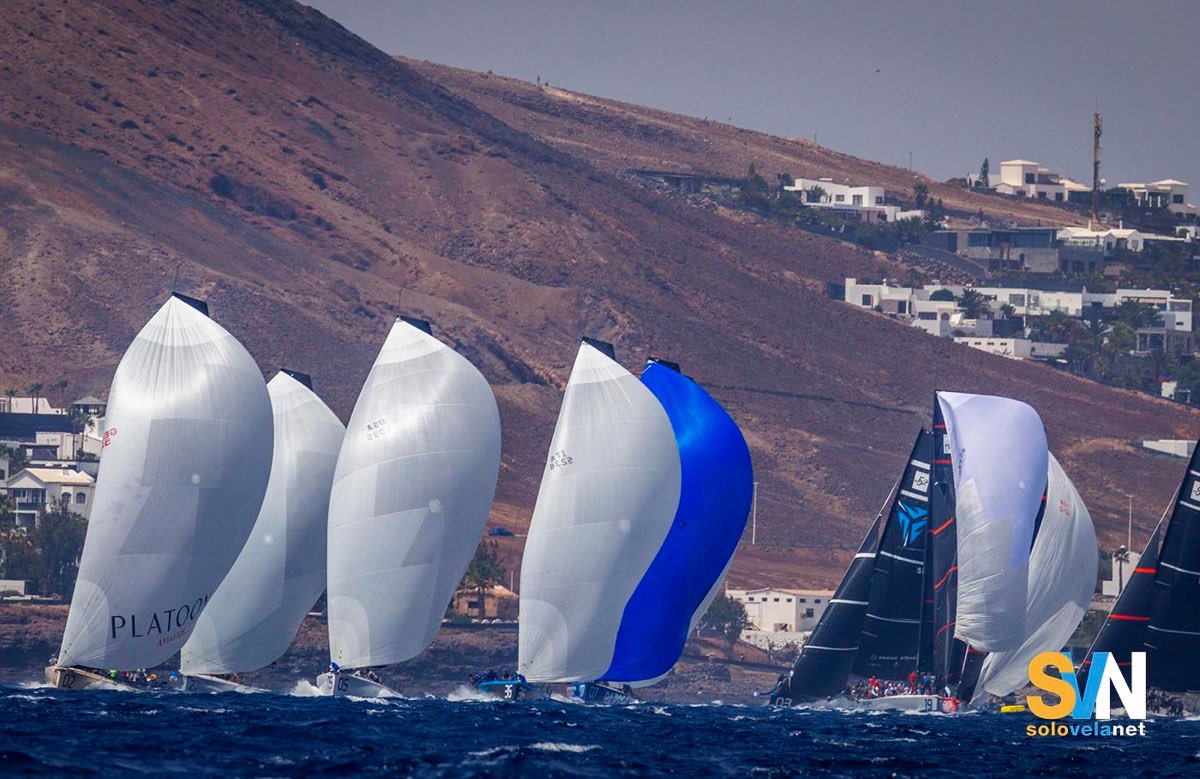 Flotta con spinnaker