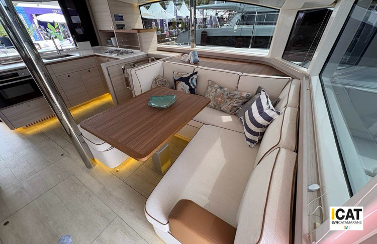 La dinette di un Aquila 45