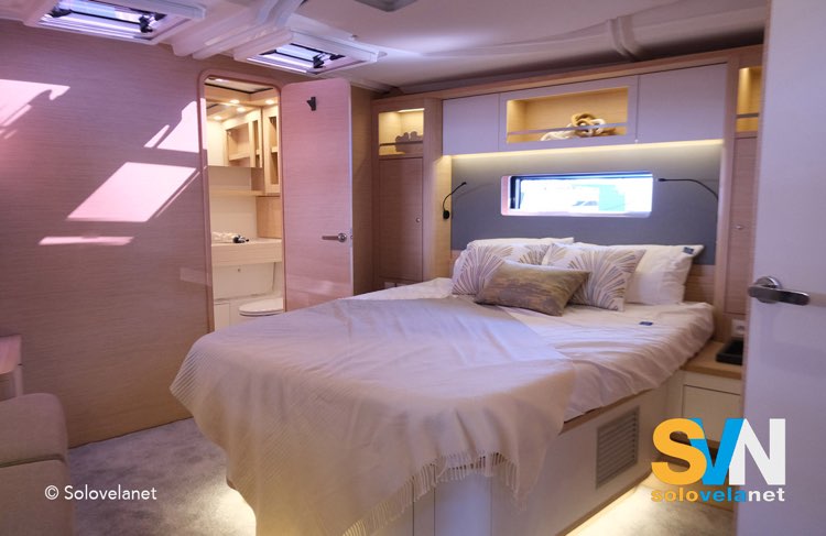 La cabina aramtoriale del Dufour 54, i suoi volumi sono sorprendenti