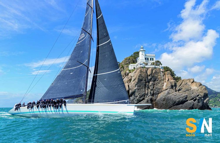 Capricorno, il Maxi Yacht della famiglia Del Bono, protagonista delle grandi regate mediterranee con vittorie prestigiose come la Giraglia Rolex Cup.