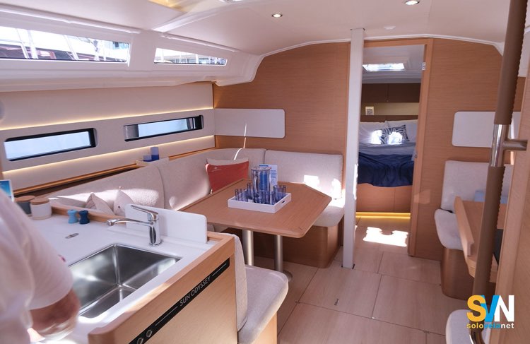 La dinette del Sun Odyssey 415