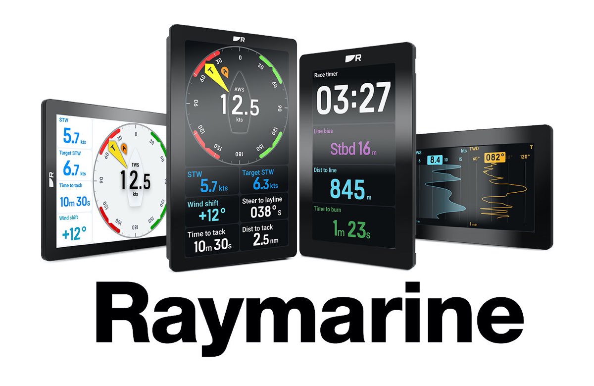 Alpha Performance Displays – Strumento Raymarine dedicato alla vela che mostra in tempo reale i dati di navigazione e performance, con display ad alta visibilità e interfaccia personalizzabile
