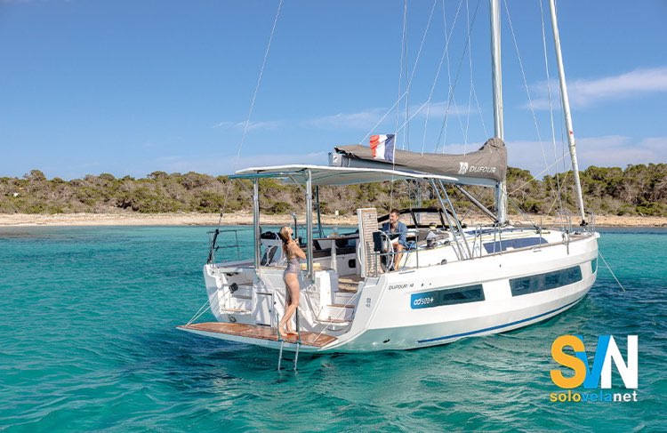 Dufoure 48, uno dei due modelli della Dufour lanciati nel 2024. Dufour è parte del gruppo Fountaine Pajot