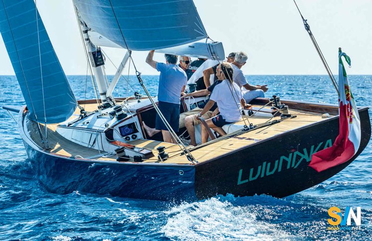 Il Ceccarelli 42, Lulu Nikka disegnata da Ceccarelli e costruito dal Cantiere Navale Checchi per Roberto La Corte