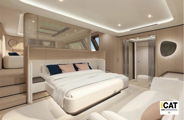 La grande cabina armatoriale a due livelli dell' FPY 110S. Questa è una dele poche cabine a due livelli pensate per un siuperyacht