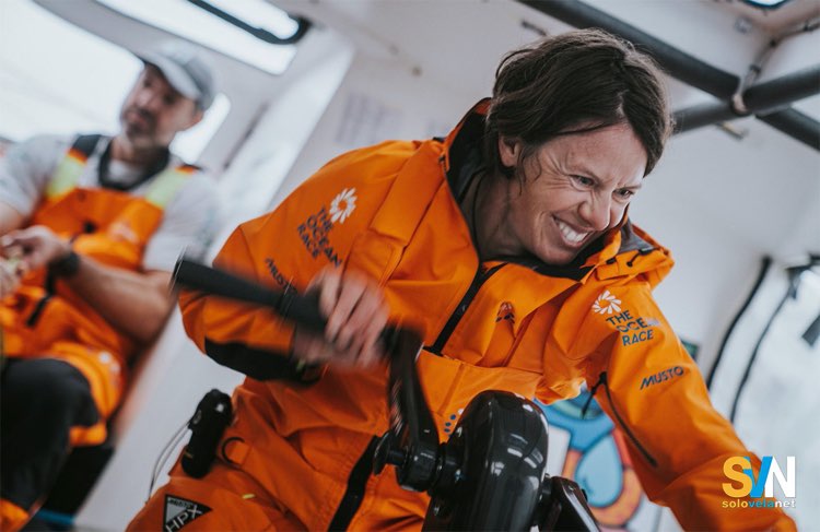 Francesca Clapcich e Will Harris su 11th Hour Racing in seconda posizione in classe Imoca
