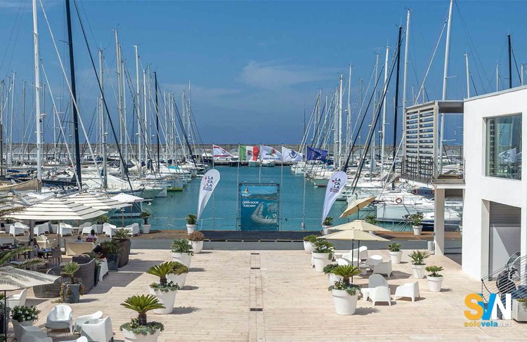 Marina Cala dei Medici , la piazzetta