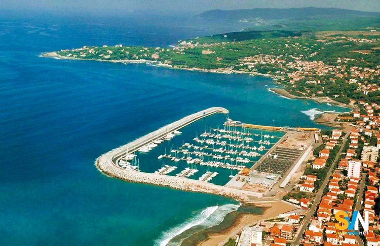 Marina Cala dei Medici visto dal drone
